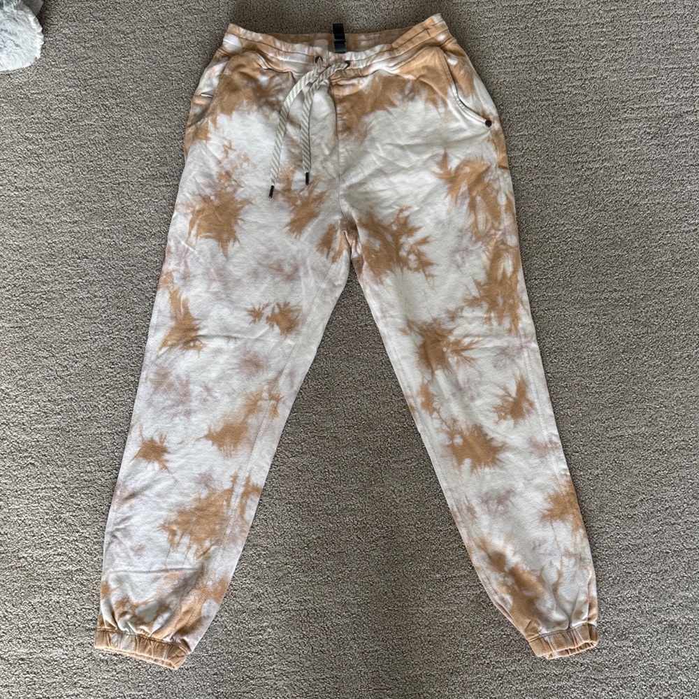 Vuori Tan and Cream Tie-Dye Joggers